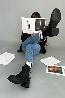 Debora black