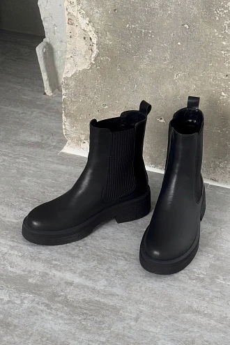 Chelsea black