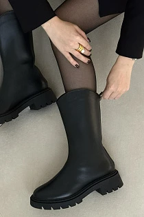Kamila black