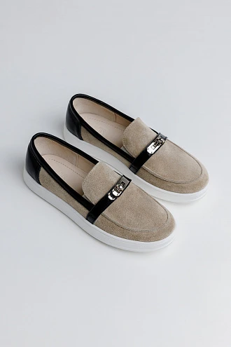 MIA SAND