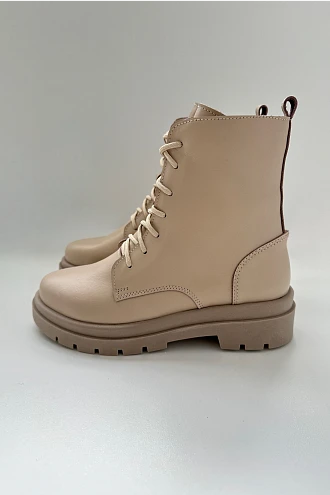 Madonna beige
