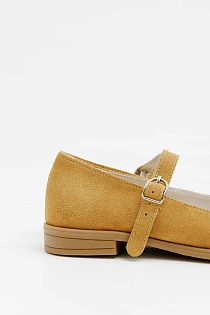 Linda yellow