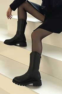 Kamila black
