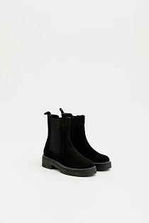 Chelsea v.black