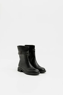 Arina black