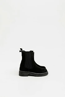 Chelsea v.black