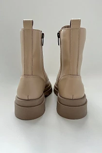 Madonna beige