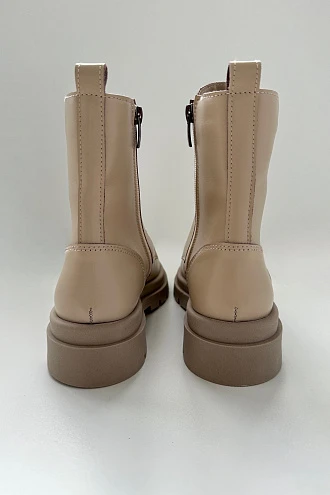 Madonna beige