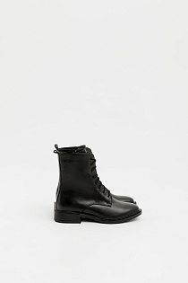 Tifani black