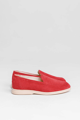 HILARI V.RED