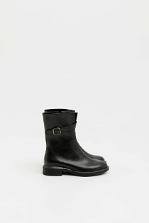 Arina black