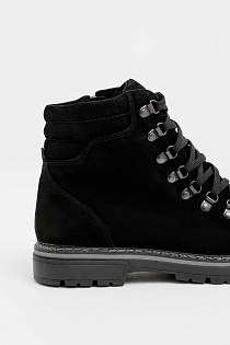 HIKERS V. BLACK 