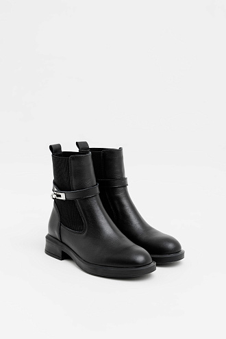 Vivienne black