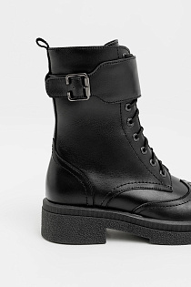Darsi black