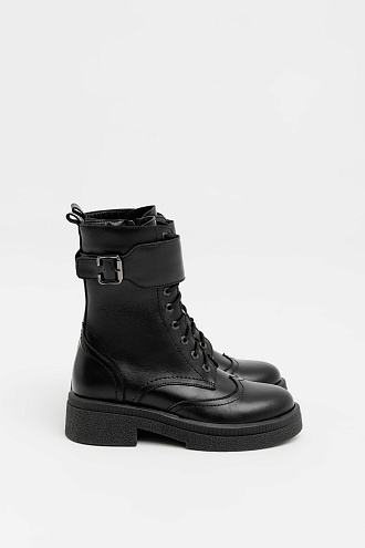 Darsi black