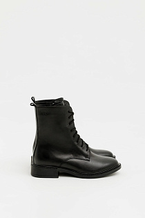 Tifani black
